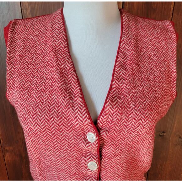 Vintage Talbots Women L Merino Wool Vest Red Cream Chevron 90s Button Front - Picture 2 of 9